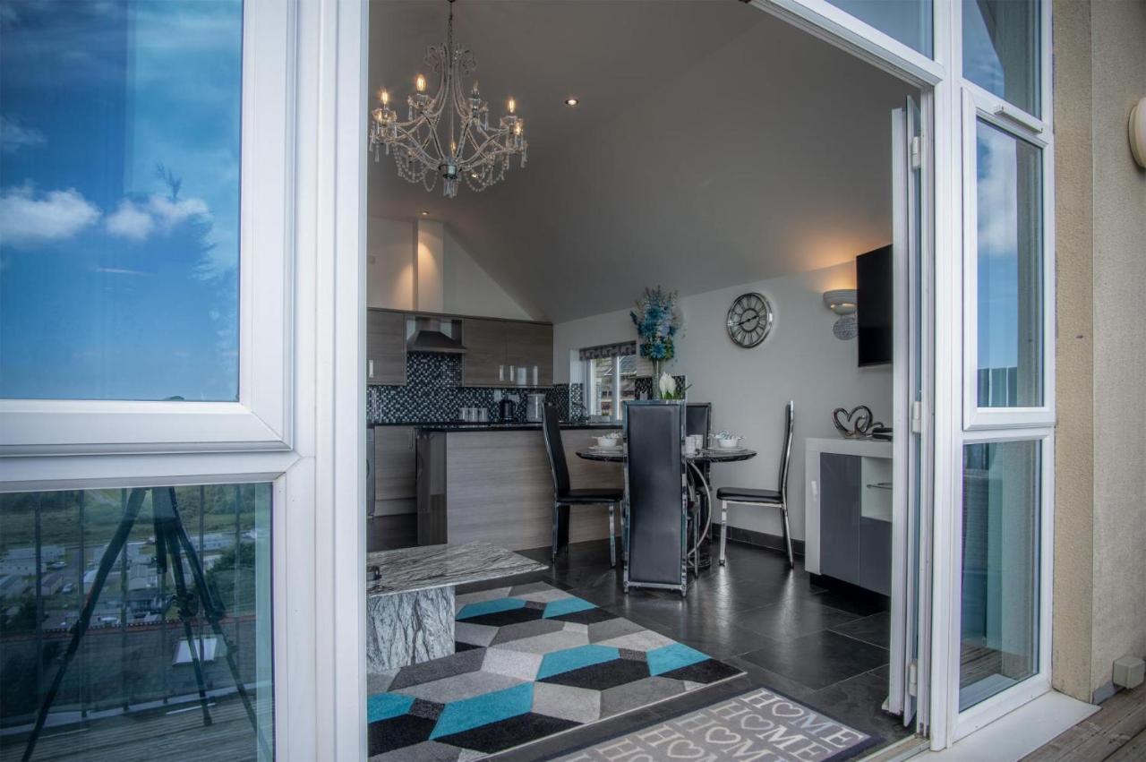 Nautilus - 2 Bedroom Apartment - Pendine Bagian luar foto